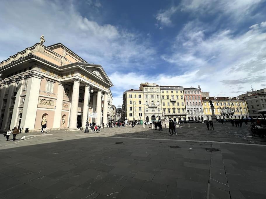 Central Mazzini Suits Triëst Buitenkant foto